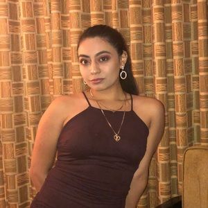 Meet your Posher, Abigail